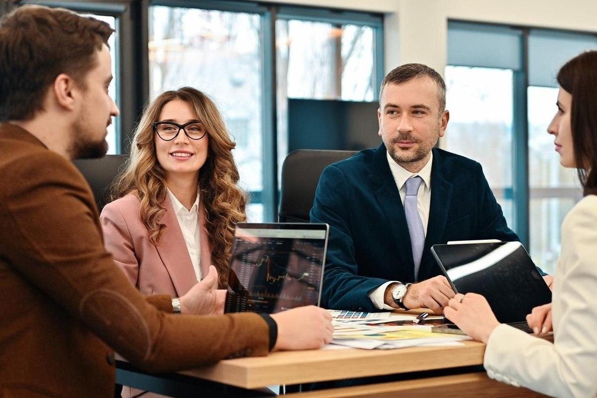The role of a business consultant when launching a startup is here!